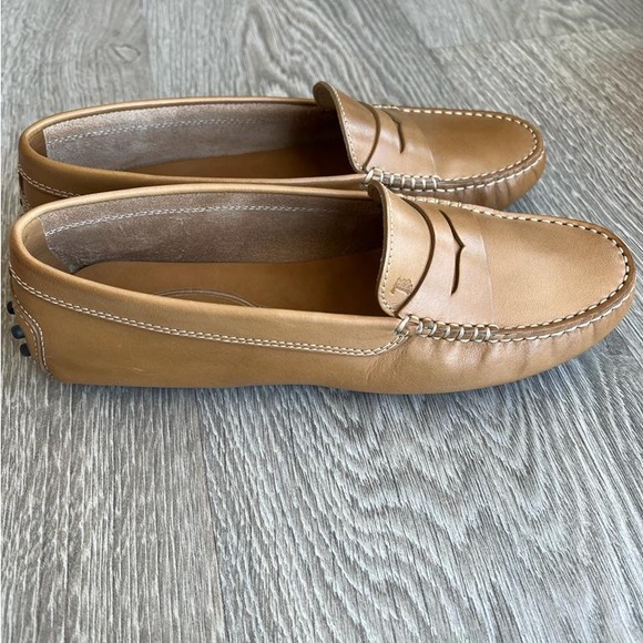 Tod’s Gommino Driving Loafers - like new - Picture 11 of 11